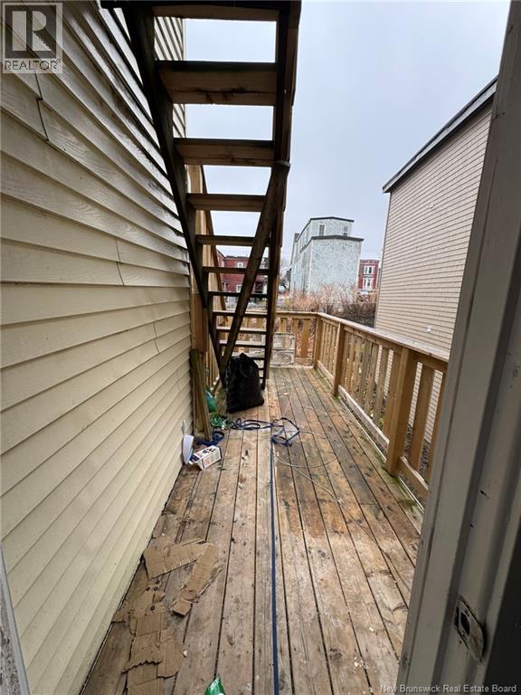 290 King St W - 17