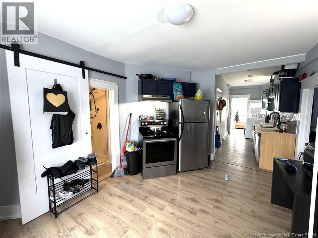 290 King St W - 23
