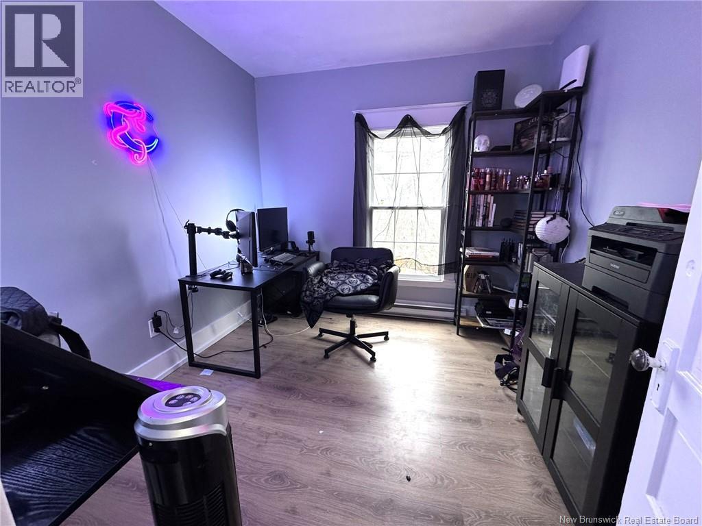 290 King St W - 25