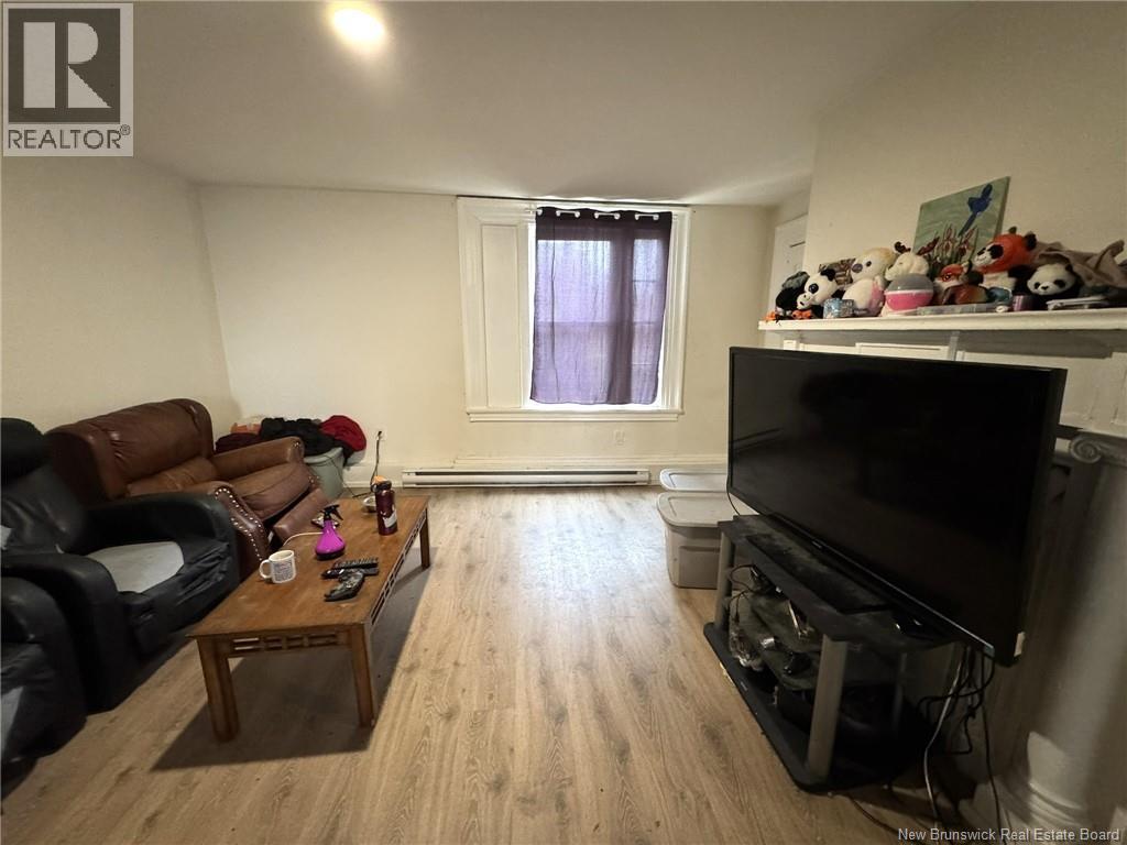 290 King St W - 9