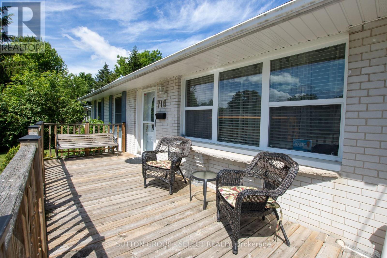 716 MONSARRAT AVENUE - 2