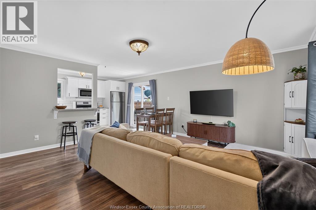 1170 STRATHMORE AVE - 6