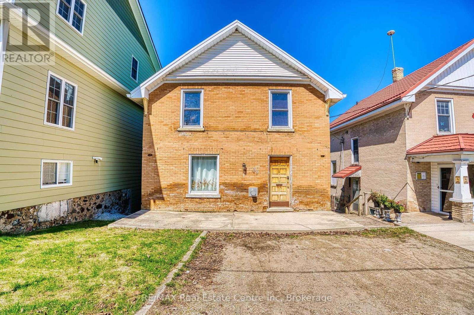 34 WELLINGTON STREET - 1