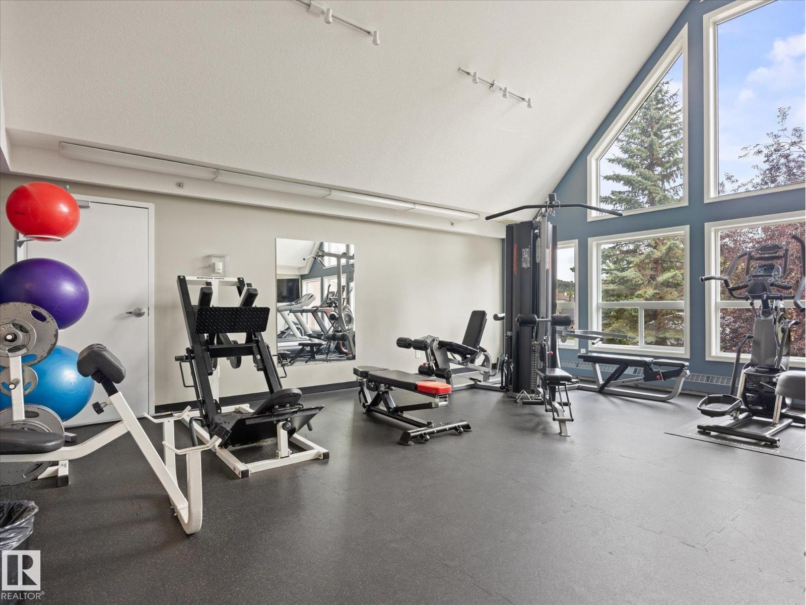 #223 9008 99 AV NW - 30