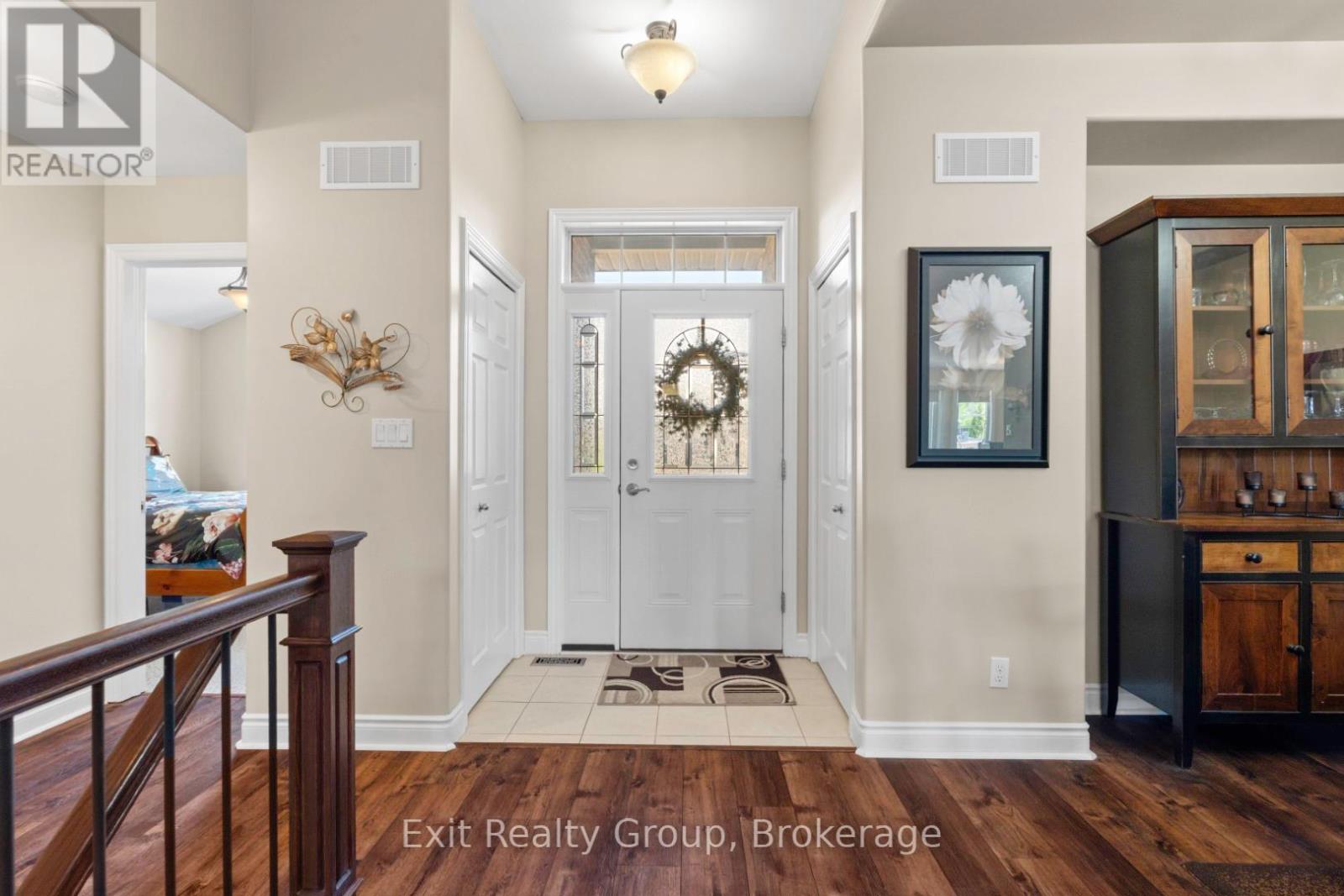 48 CAVENDISH DRIVE - 4