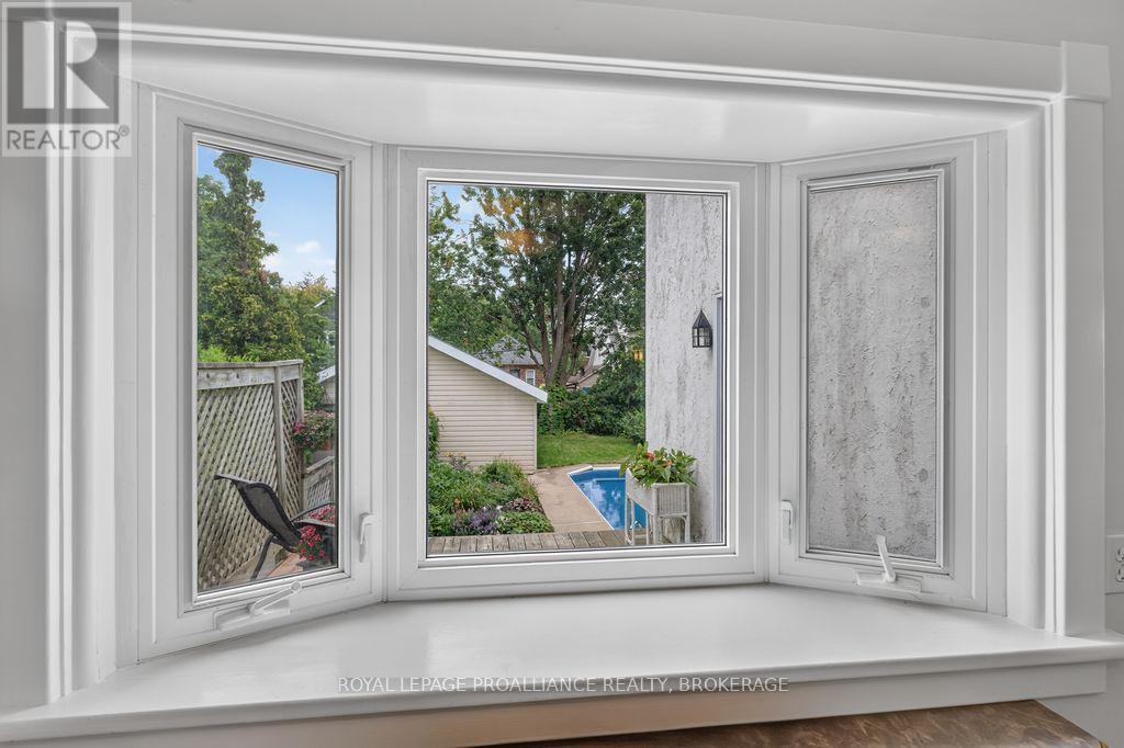 265 COLLEGE STREET - Image 14
