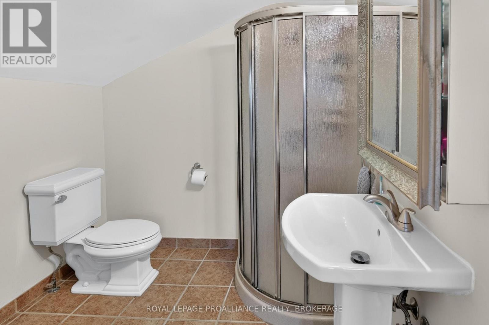 265 COLLEGE STREET - Image 17
