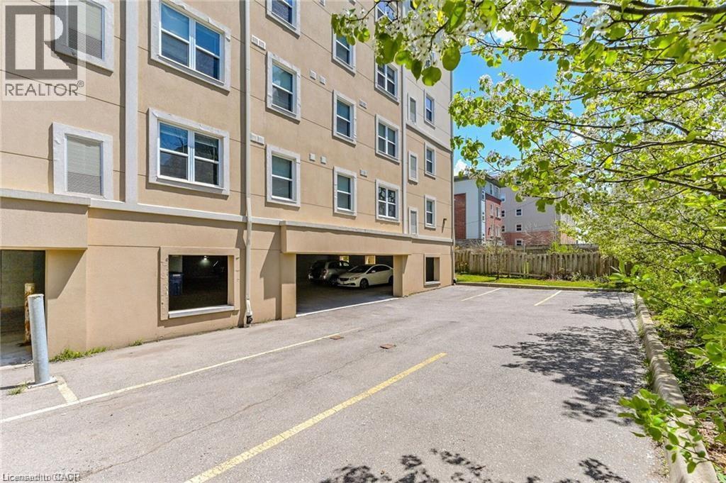 #203 271 LESTER Street - 32