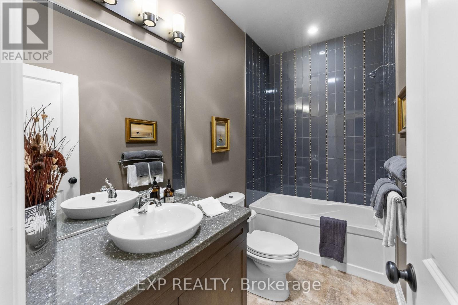 6 CREEKSIDE DRIVE - 24
