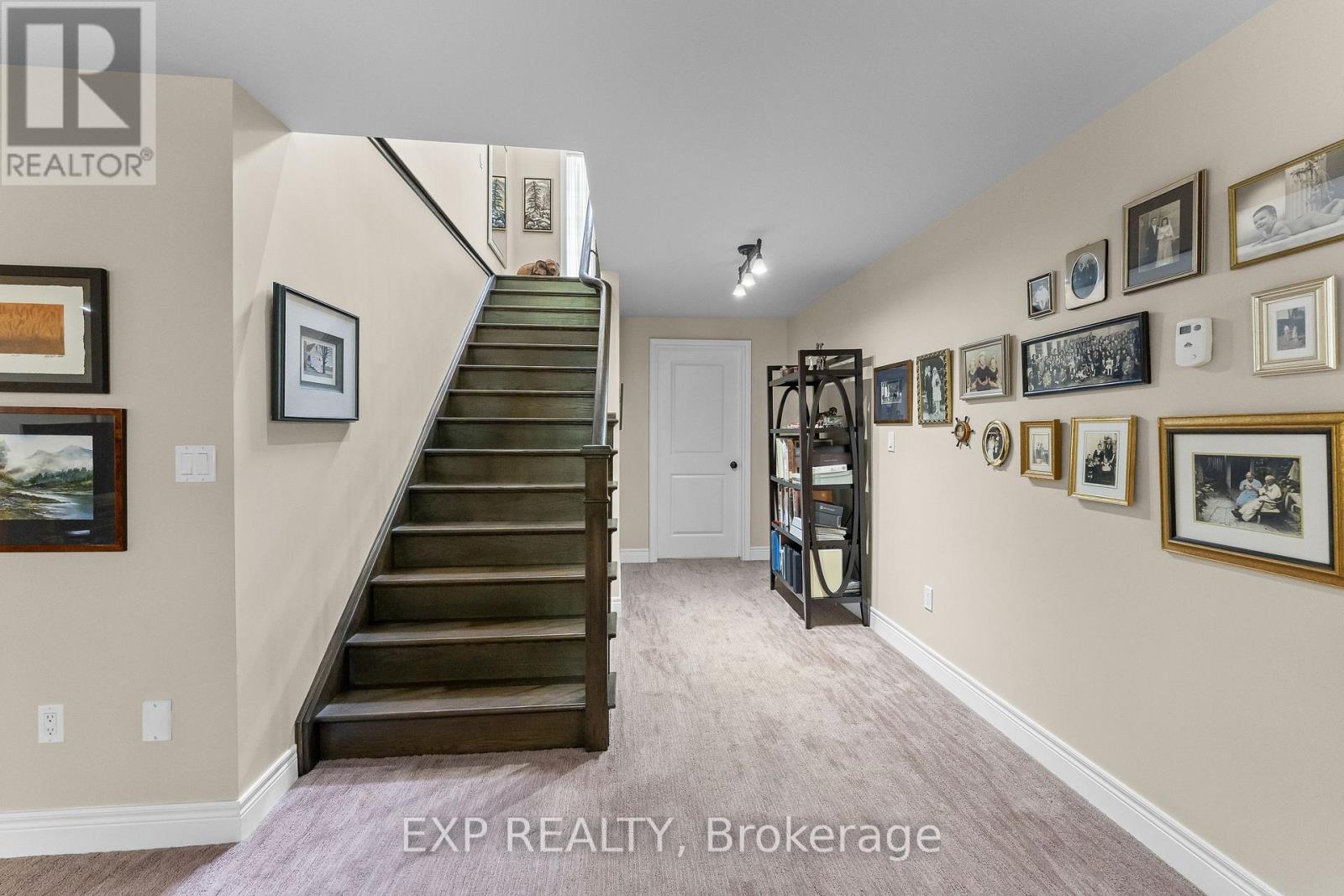 6 CREEKSIDE DRIVE - 30
