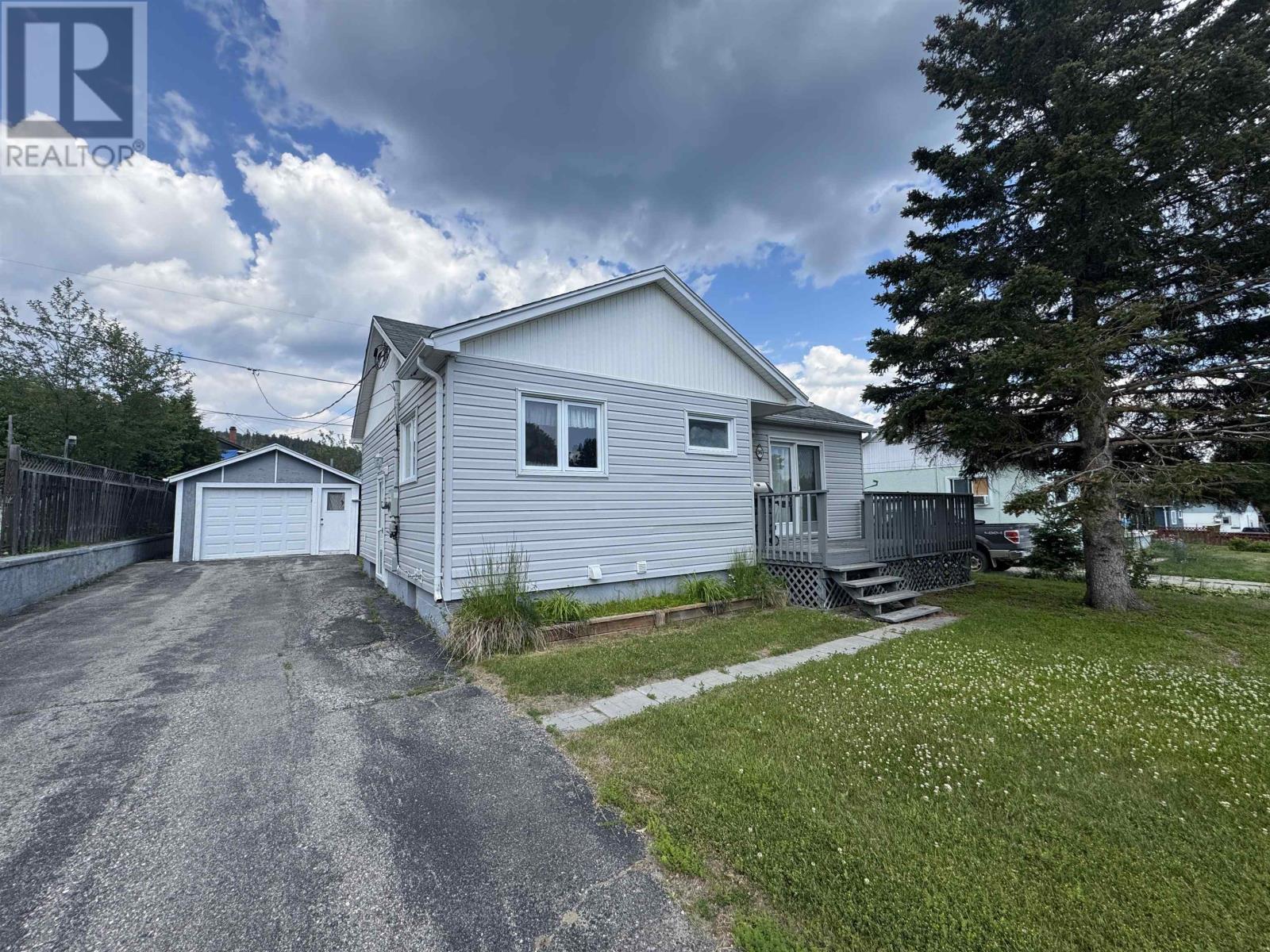 96 Warbler DR, Manitouwadge — photo 2