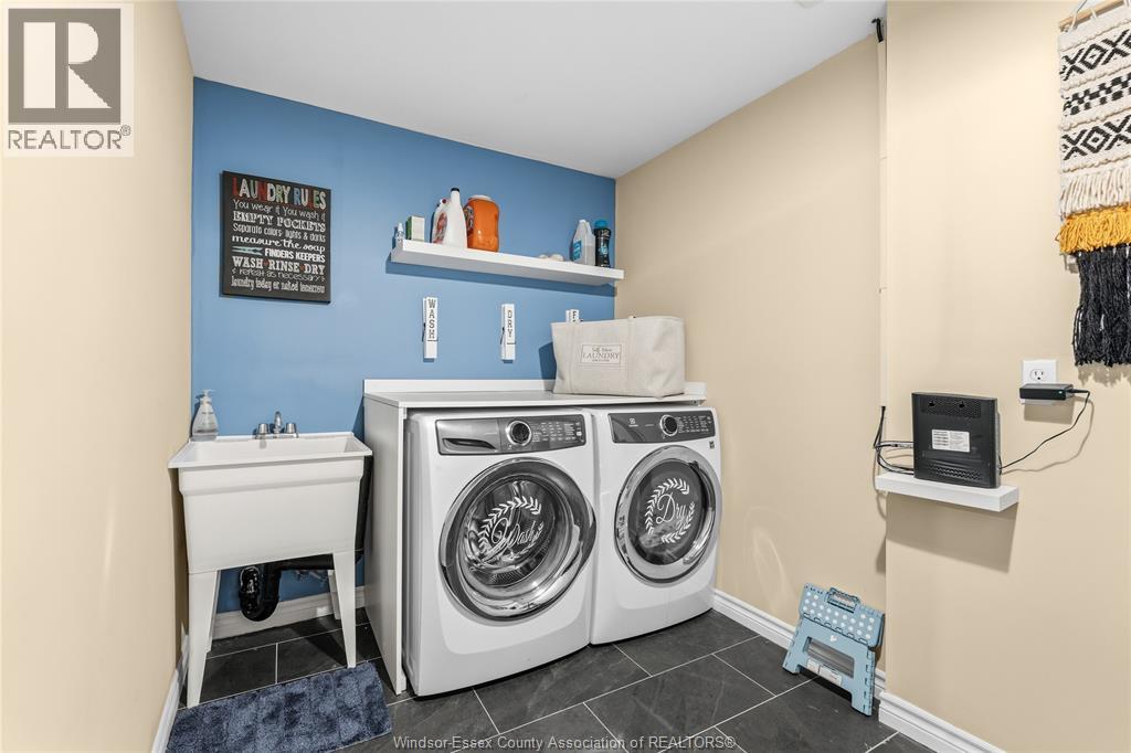 3556 HALLEE CRESCENT - 37