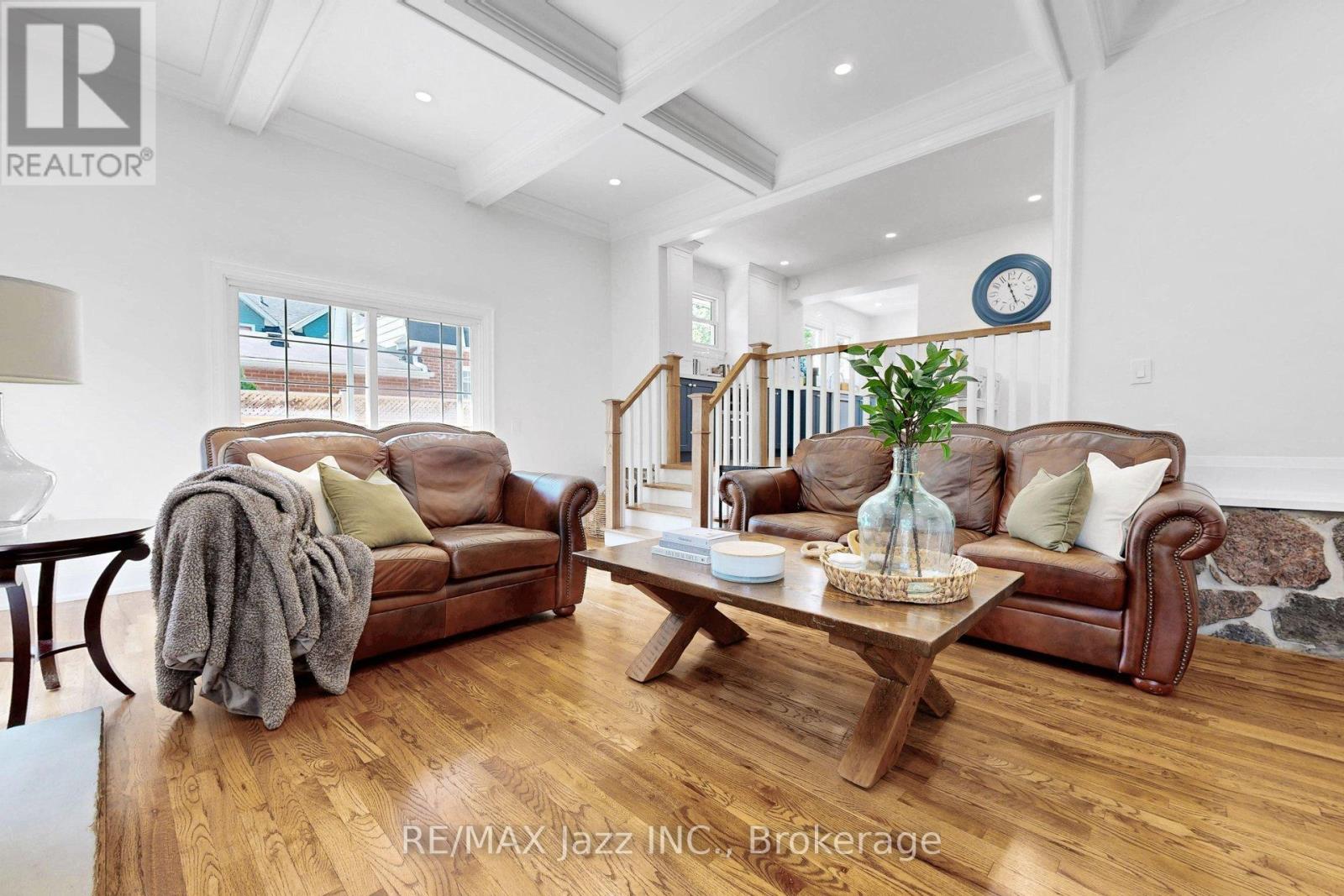 559 MASSON STREET - Image 13