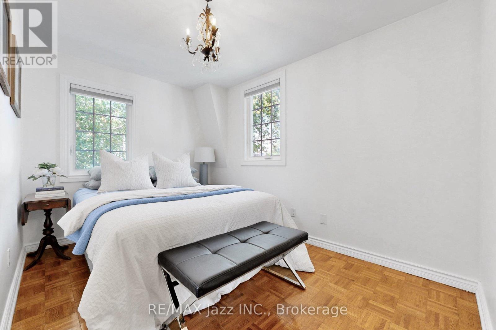 559 MASSON STREET - Image 15