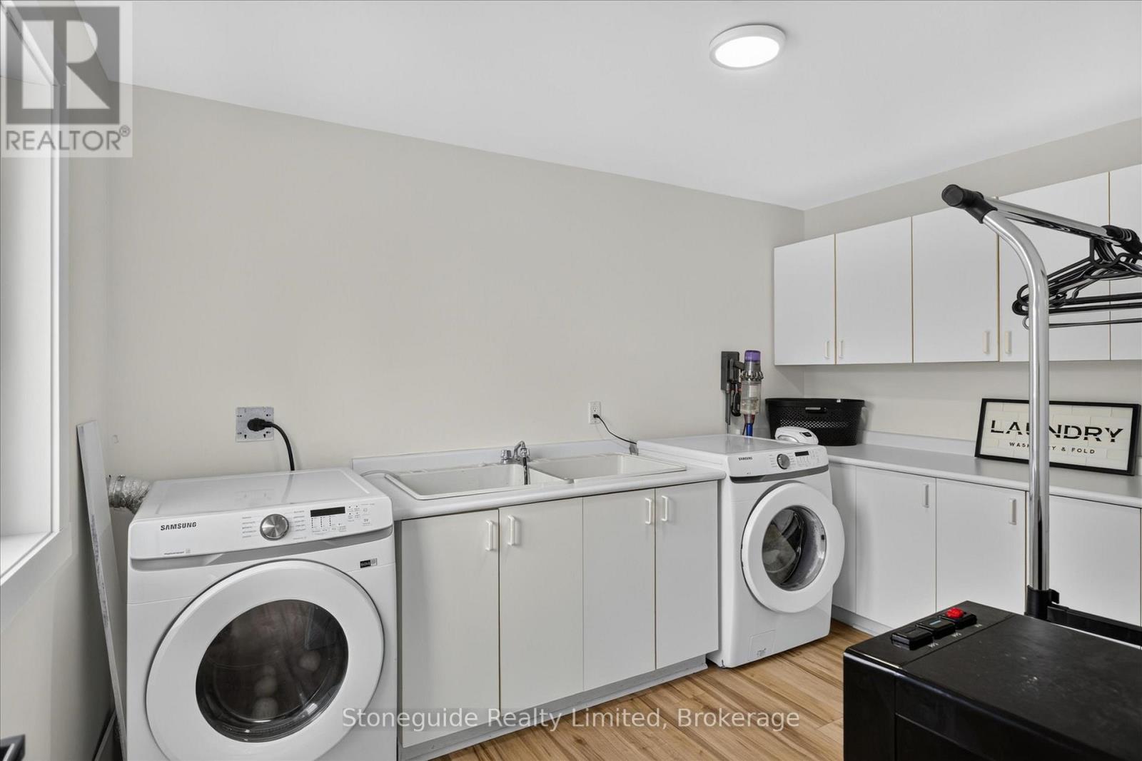 47 GRANDVIEW DRIVE - 20