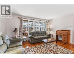 35 Firwood Crescent, photo 4