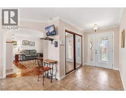 35 Firwood Crescent, photo 3