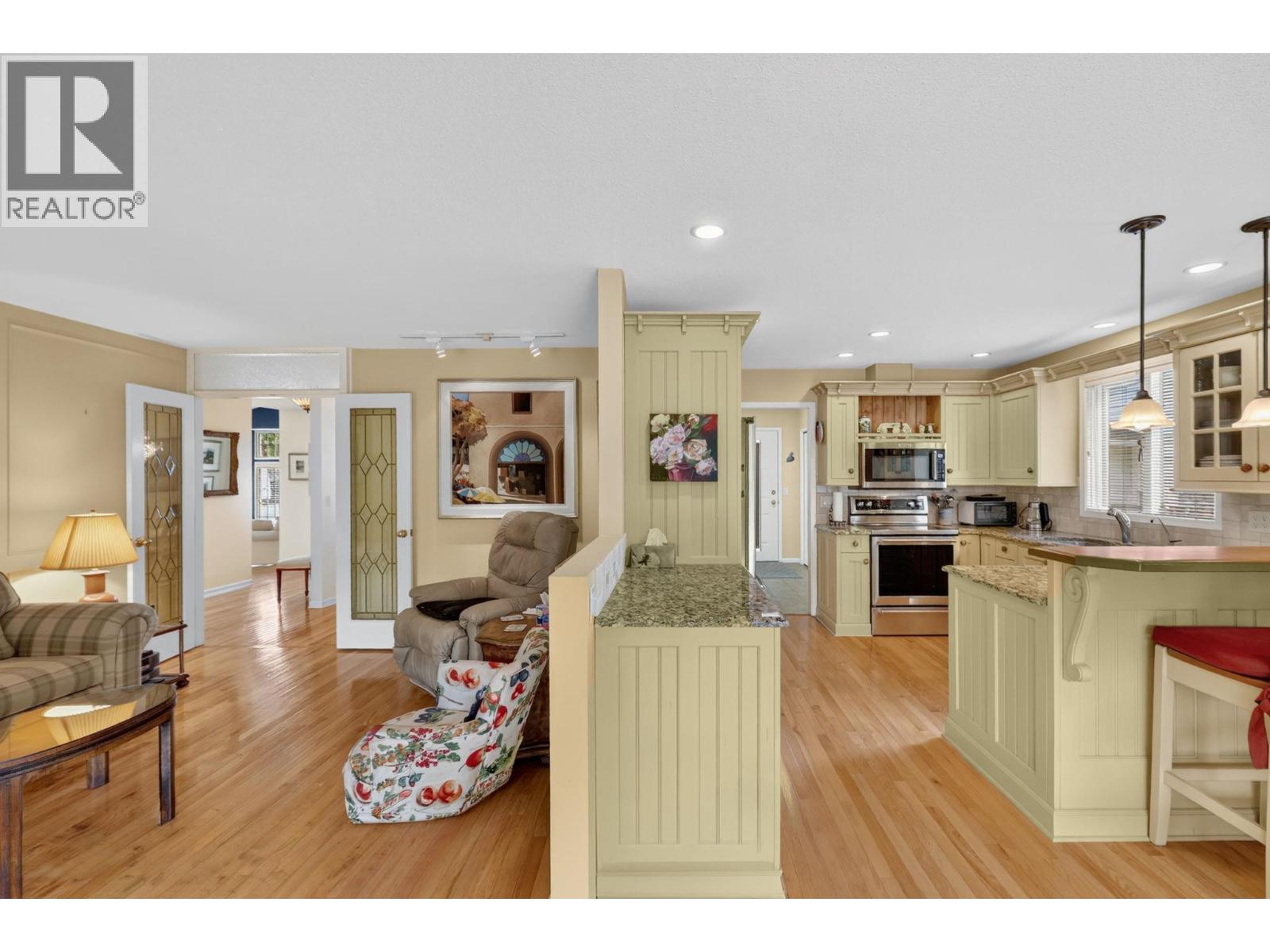 1025 Cushing Court - Image 19