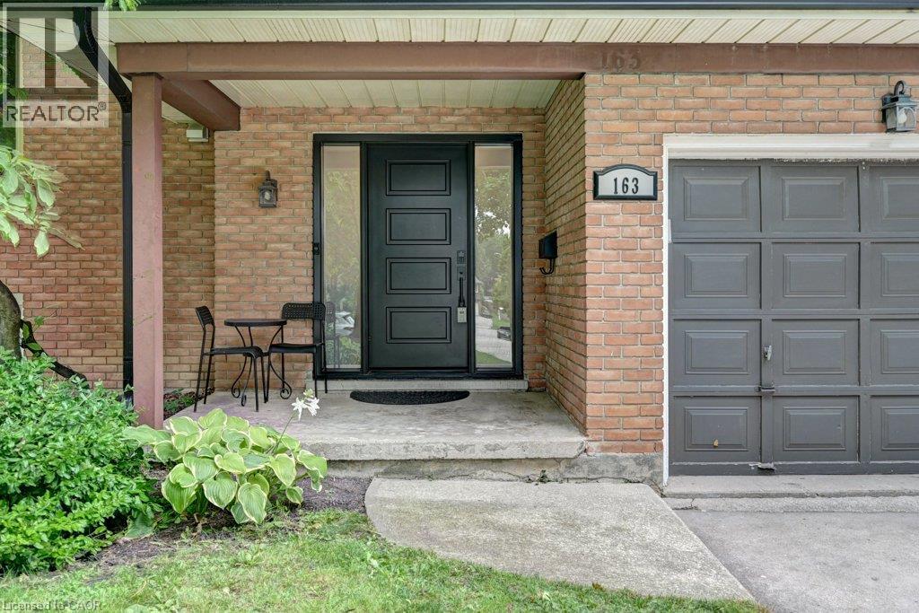 163 CHELFORD Crescent — photo 2