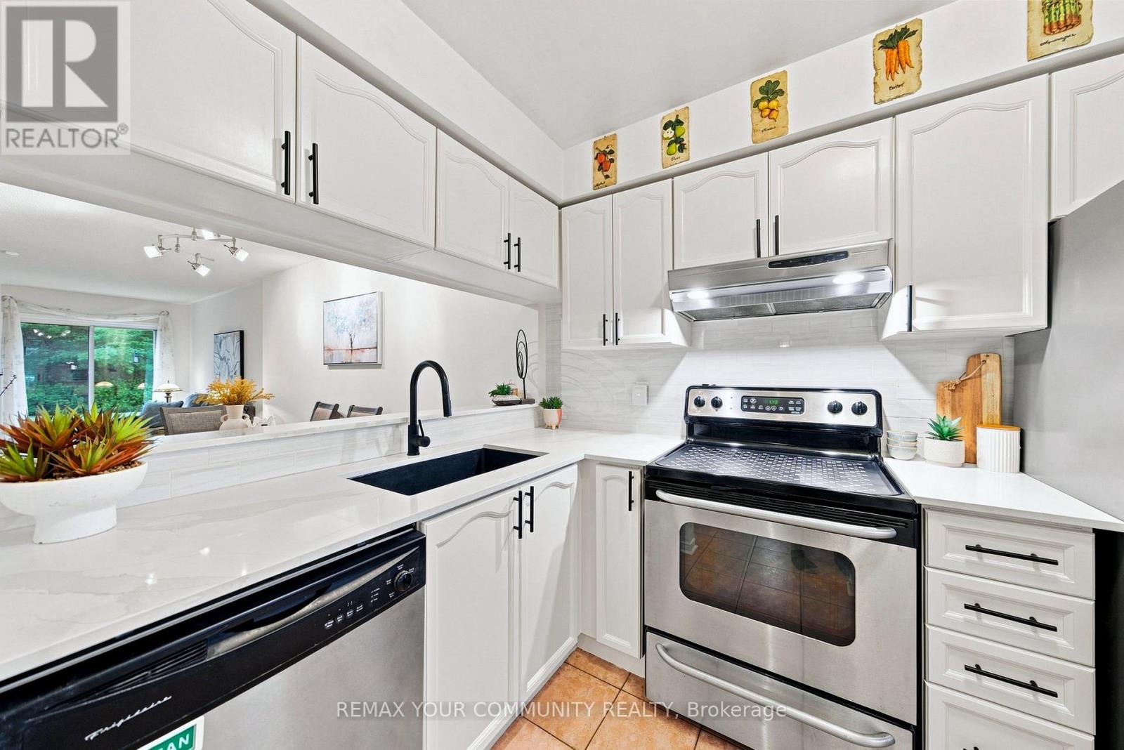 #11 210 MANITOBA STREET - 3