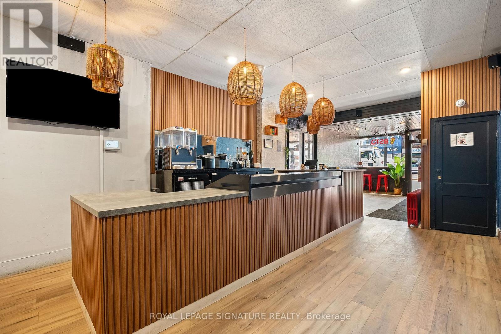 1310 ST CLAIR AVENUE W
