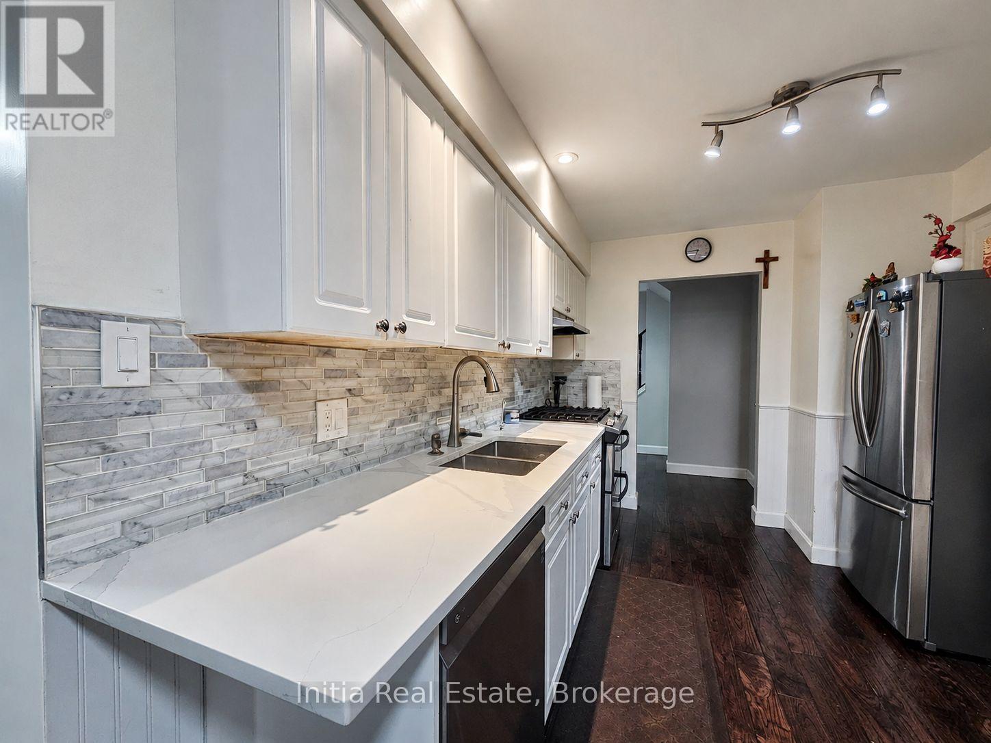 34 BELLROCK CRESCENT - 17