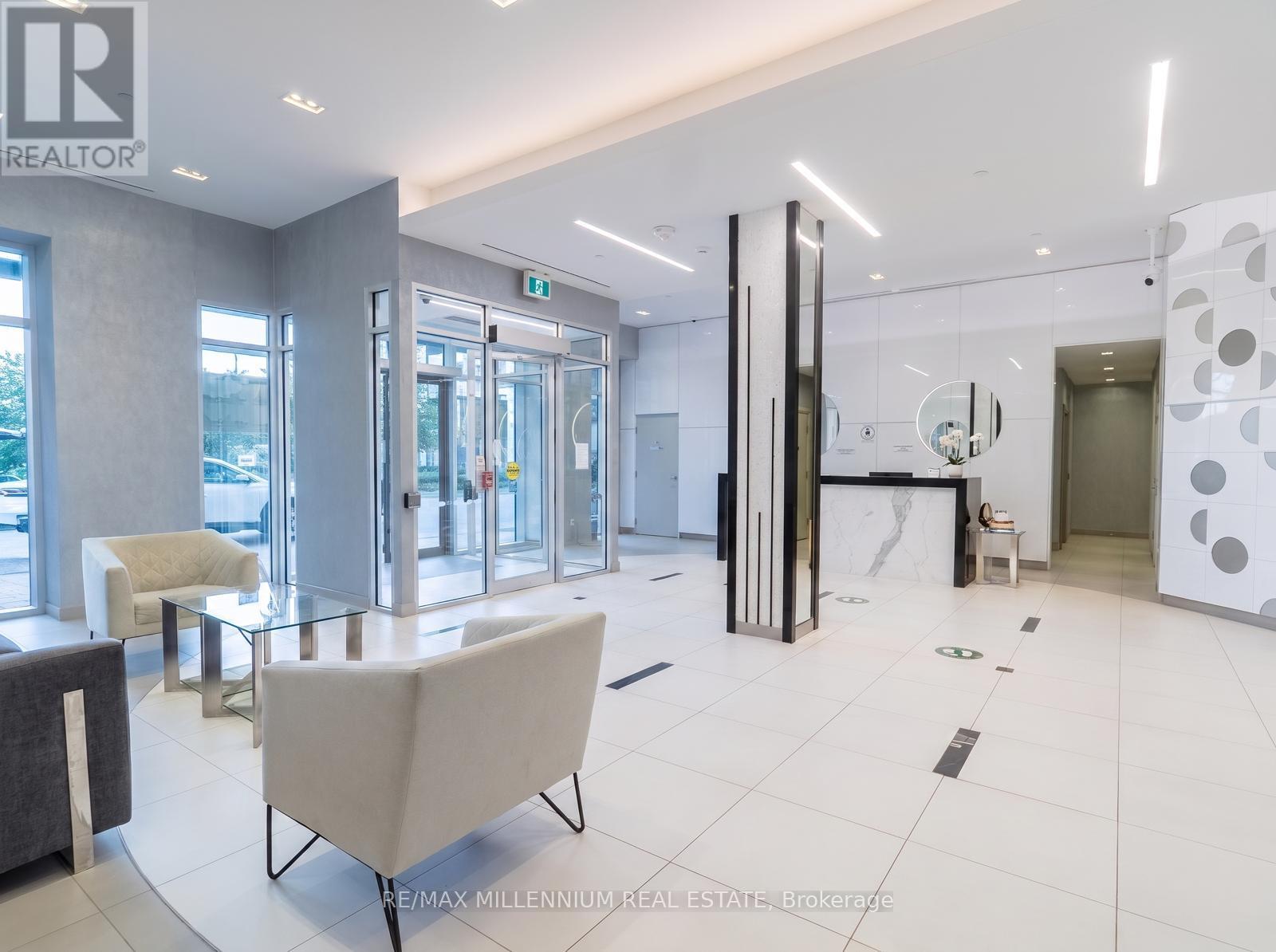 #1206 20 MEADOW GLEN PLACE - 3