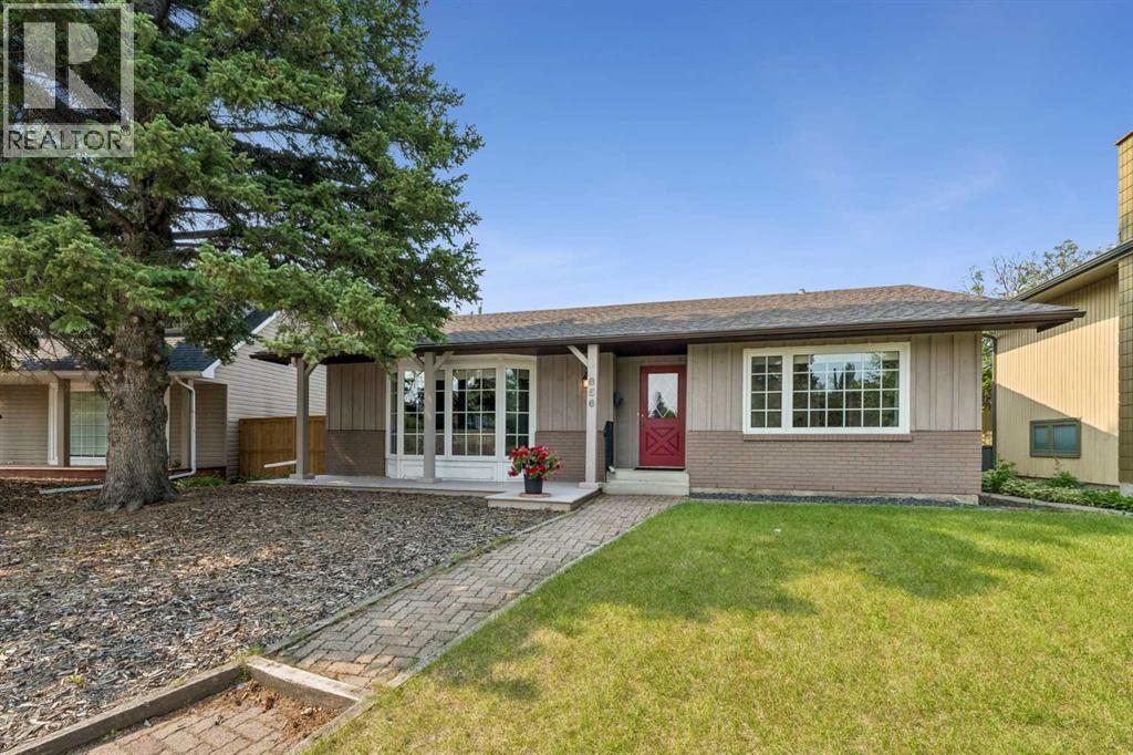 856 Lake Twintree Crescent SE - 1