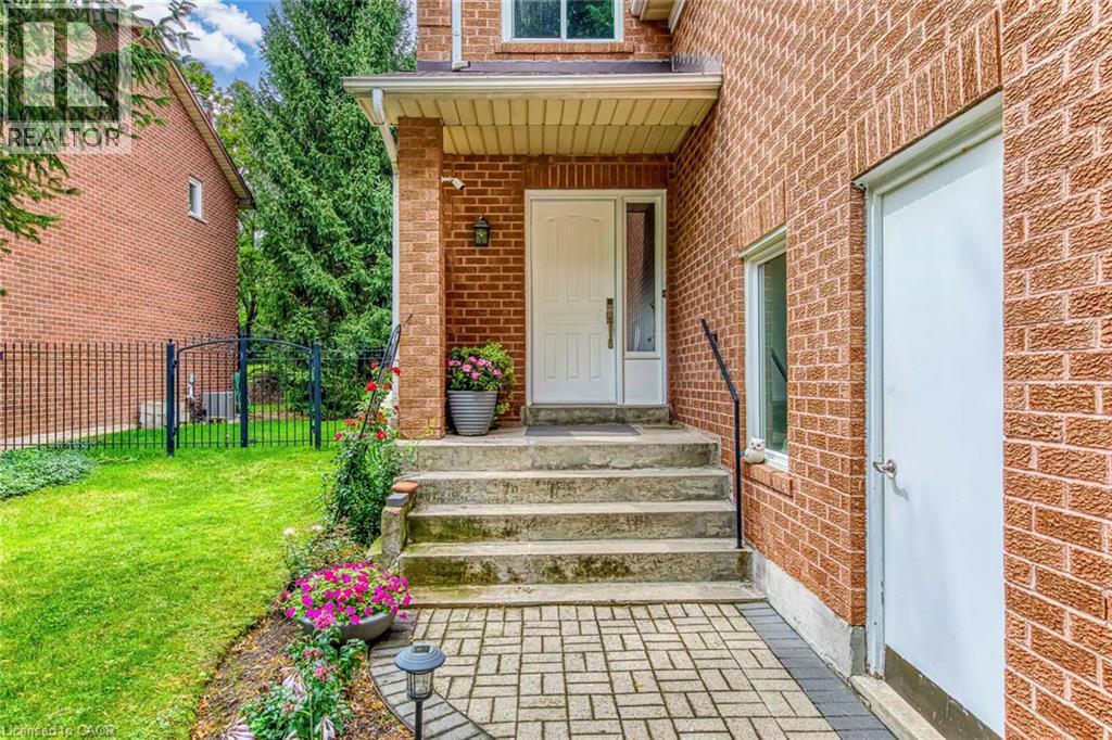 2549 ADDINGHAM Crescent, Oakville — photo 2
