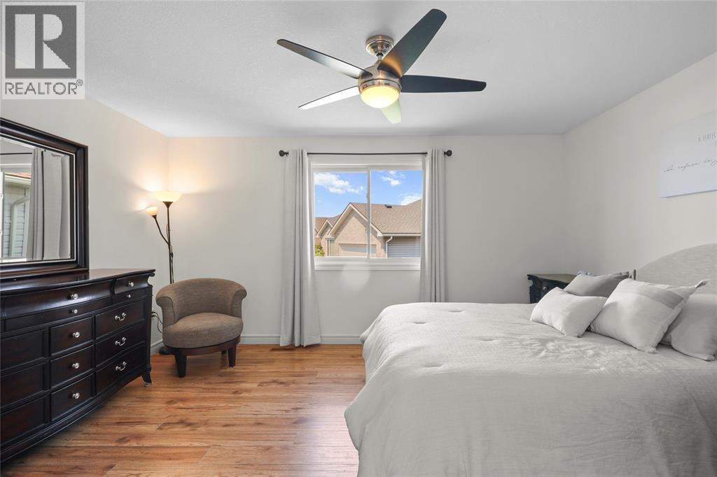 4026 Applewood DRIVE - Image 18