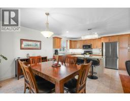 4026 Applewood Drive, Petrolia, ON N0N1R0 Photo 16