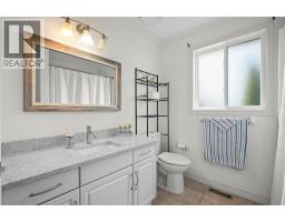 4026 Applewood Drive, Petrolia, ON N0N1R0 Photo 22