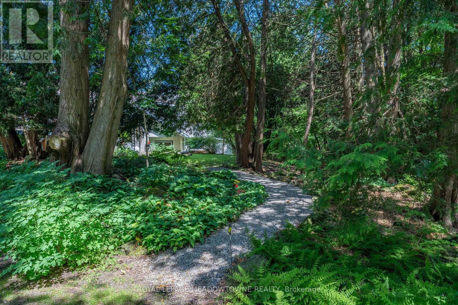 6733 25 SIDE ROAD - 6