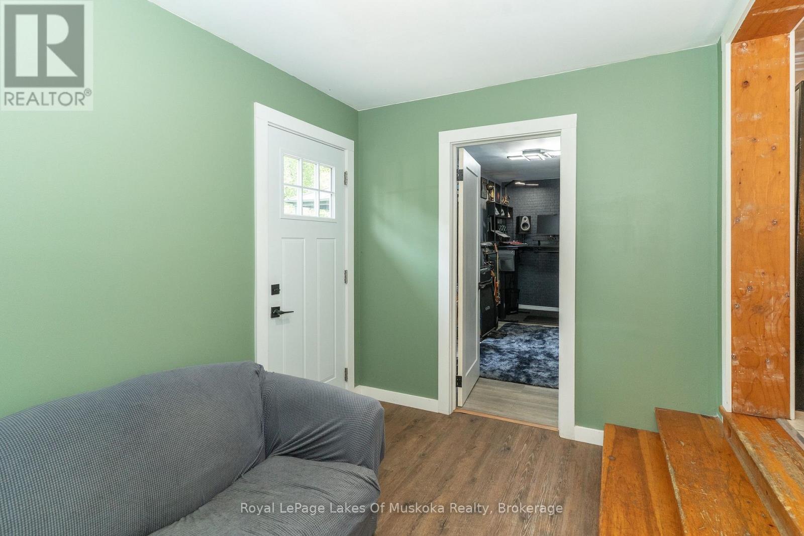 570 PINEDALE ROAD - 34