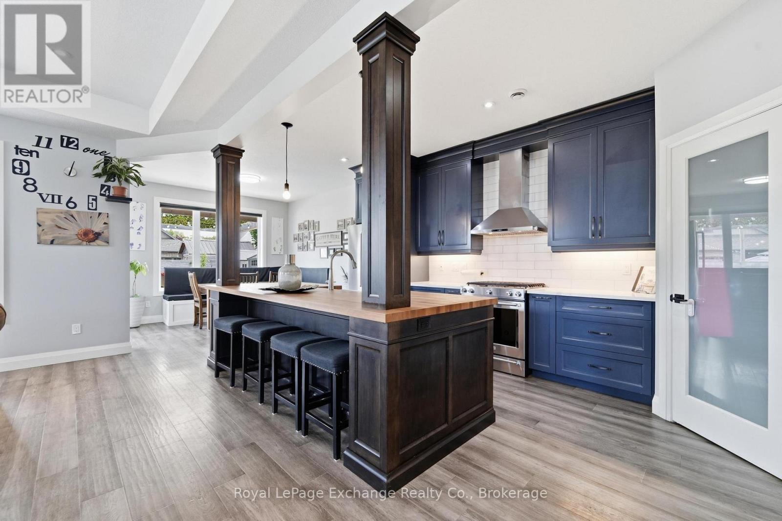 593 MORRISON CRESCENT - 10