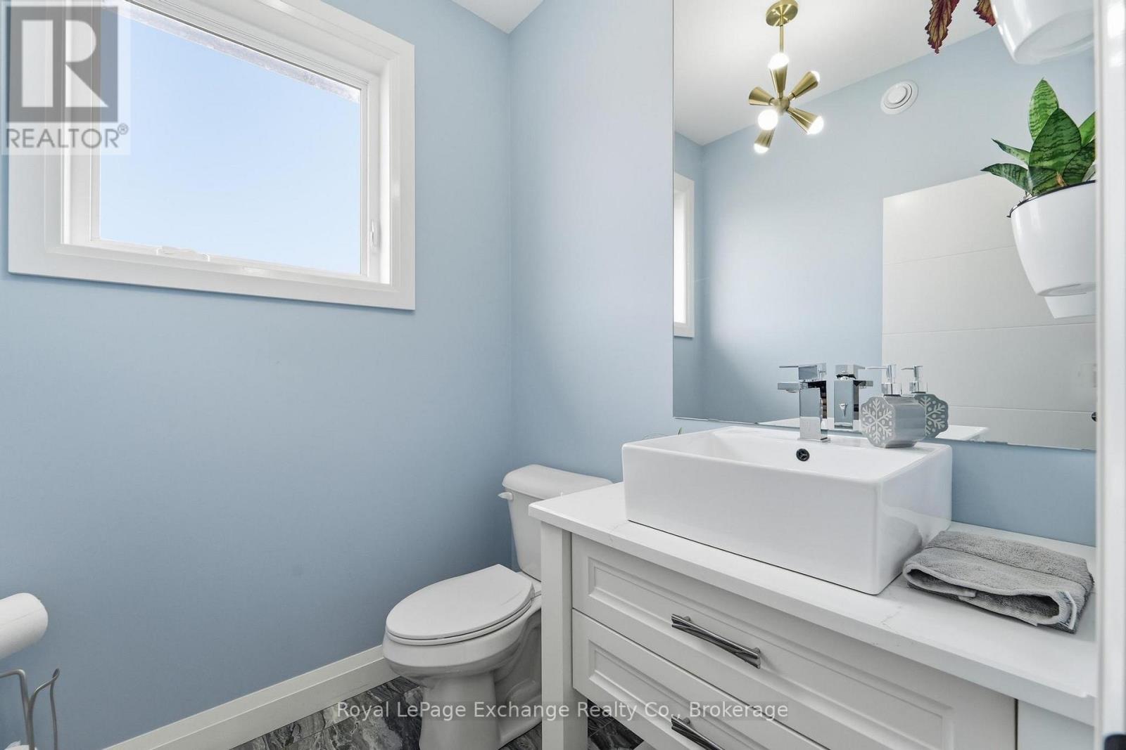 593 MORRISON CRESCENT - 16