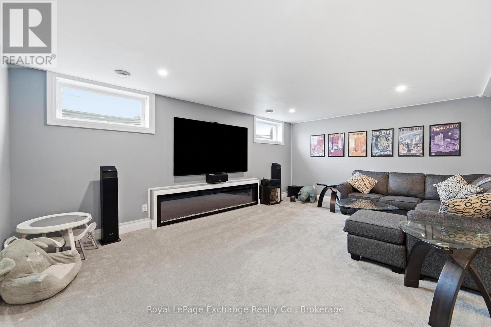 593 MORRISON CRESCENT - 27