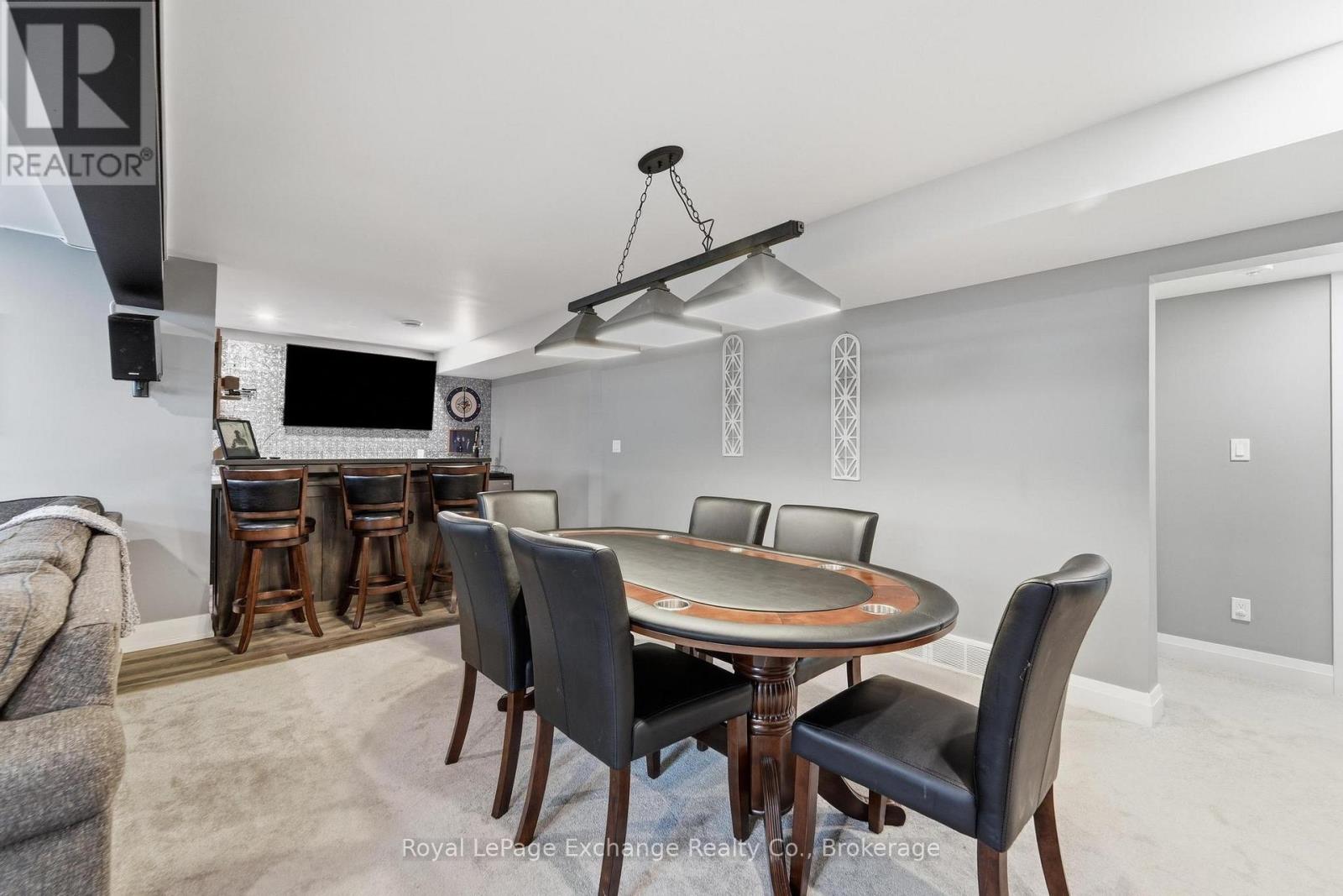593 MORRISON CRESCENT - 28