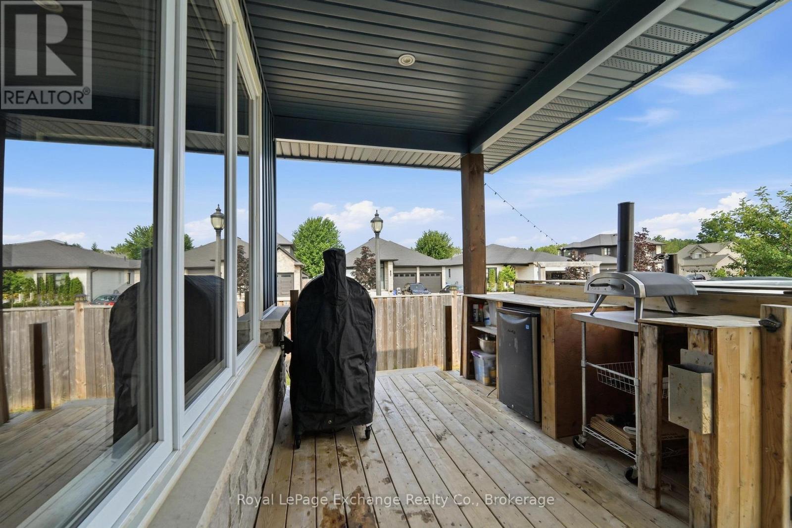593 MORRISON CRESCENT - 37