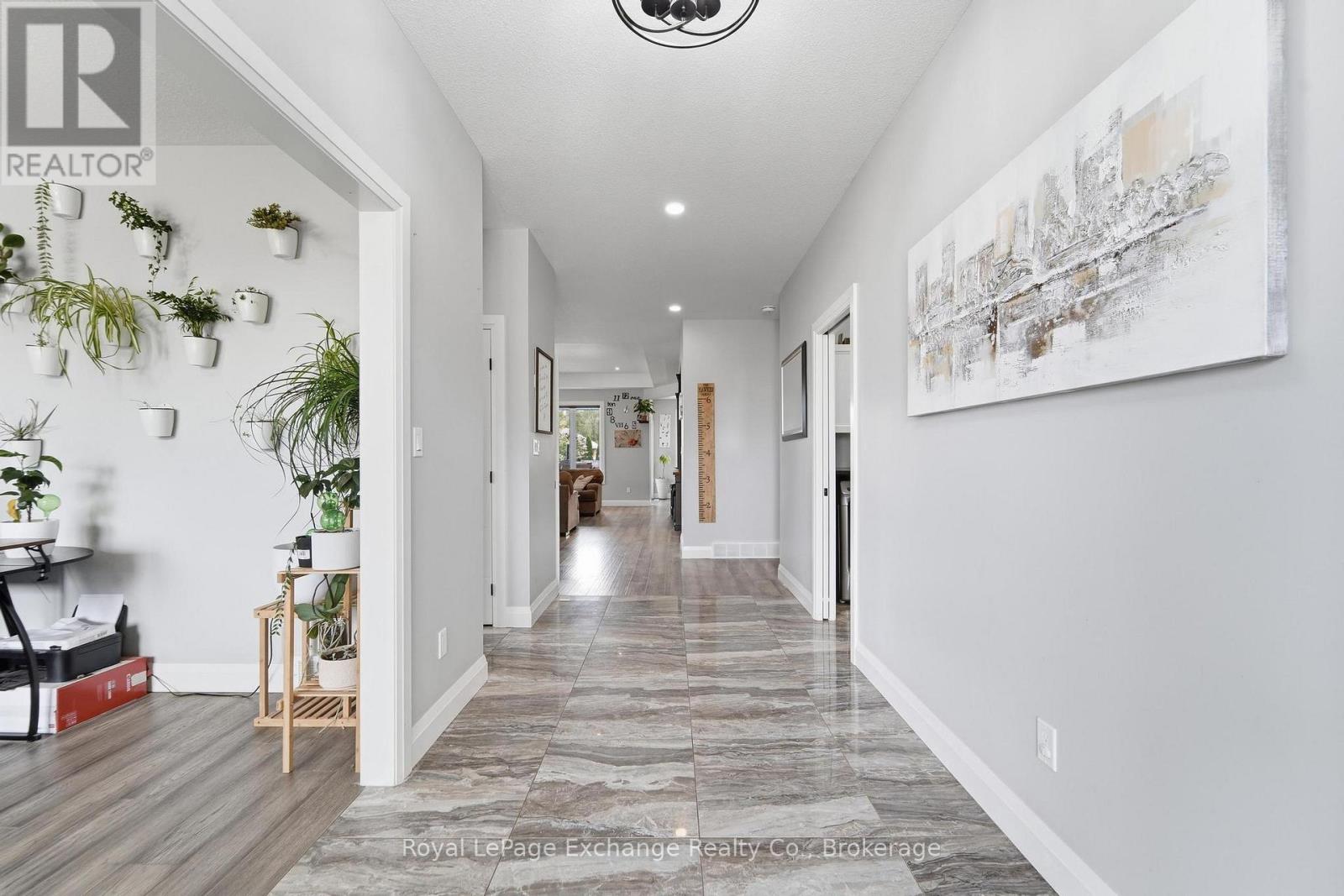 593 MORRISON CRESCENT - 6