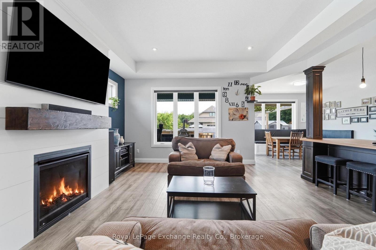 593 MORRISON CRESCENT - 7