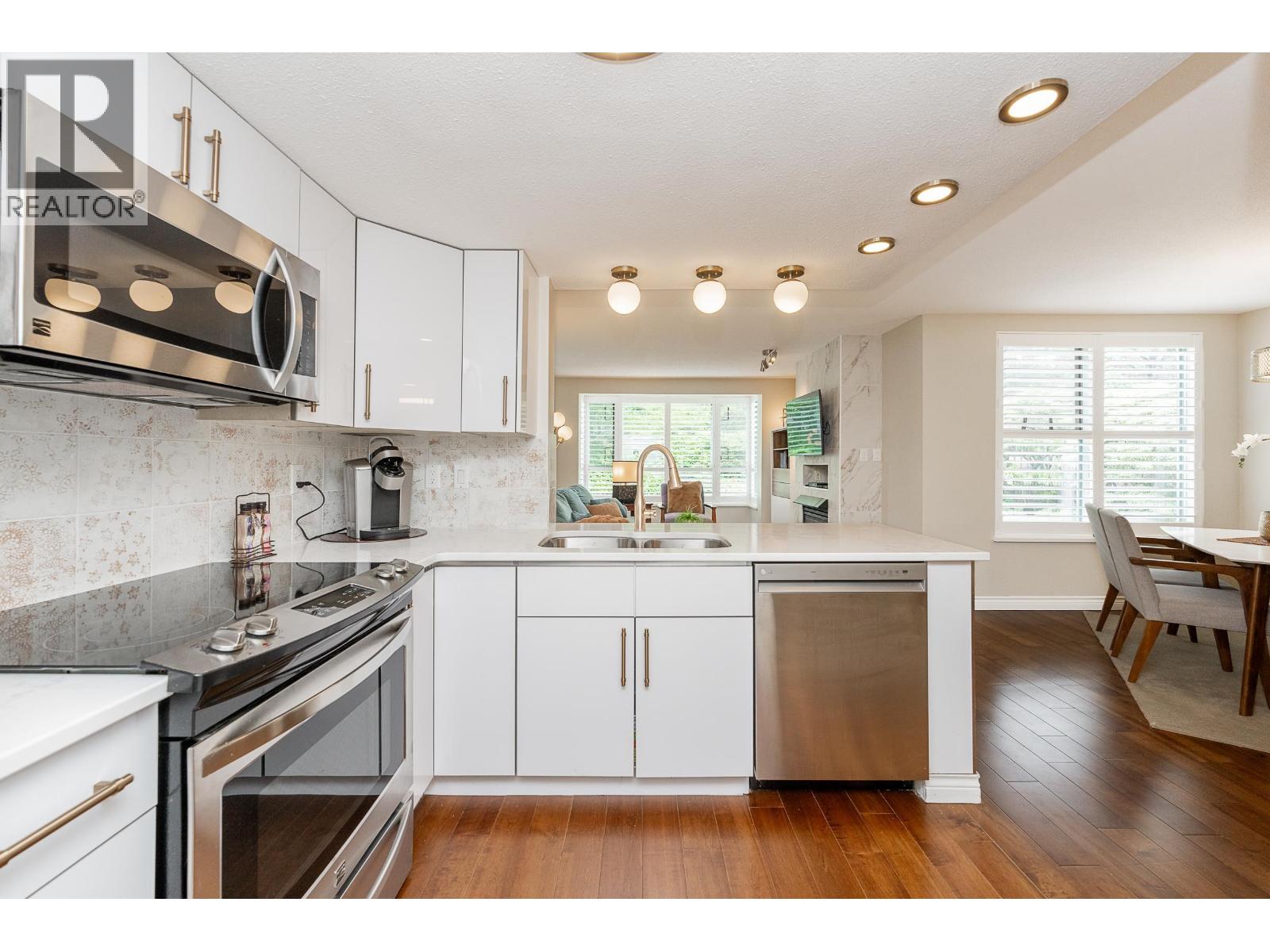 304 220 NEWPORT DRIVE, Port Moody
