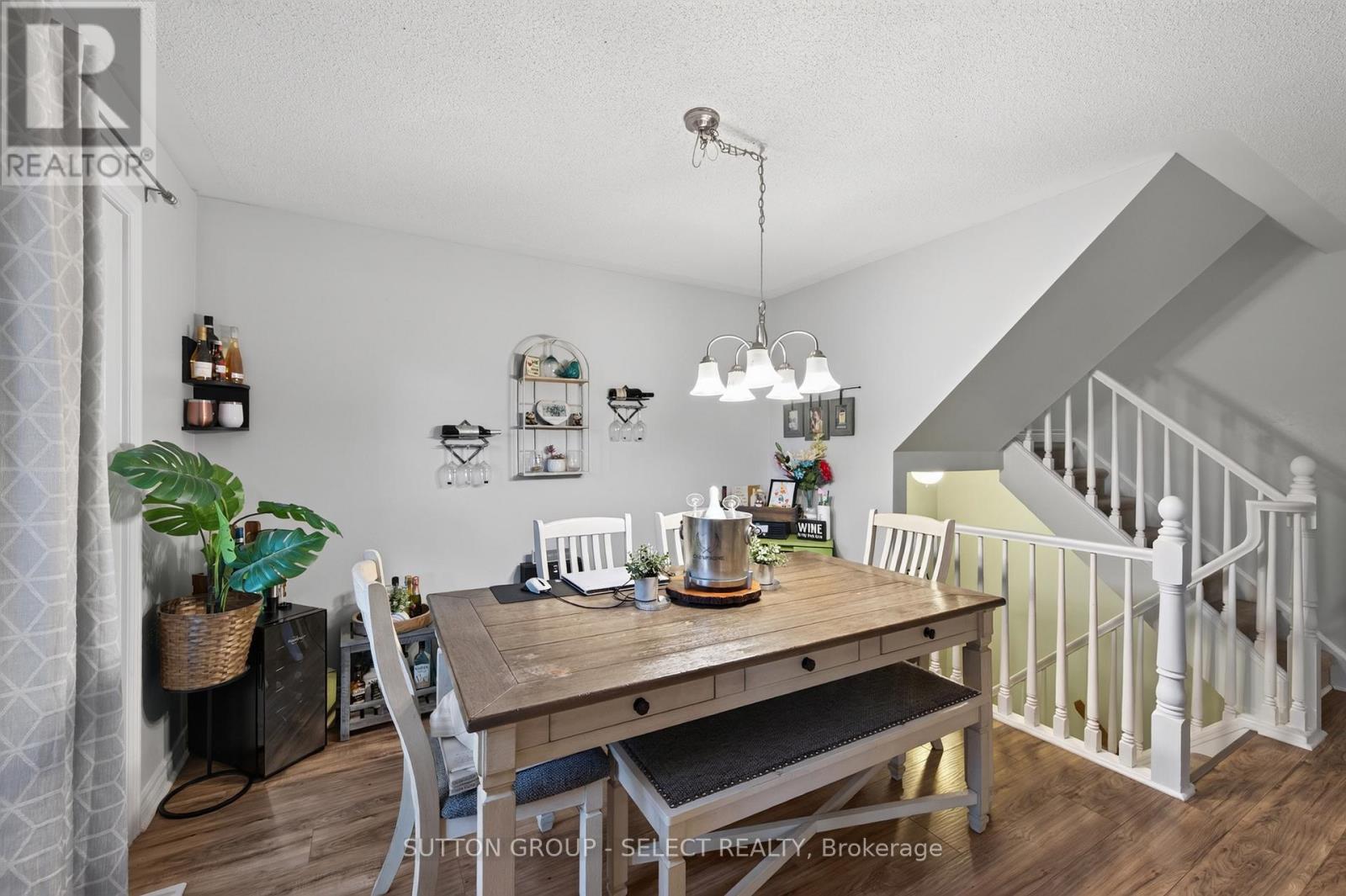 #21 410 AMBLESIDE DRIVE - Image 9
