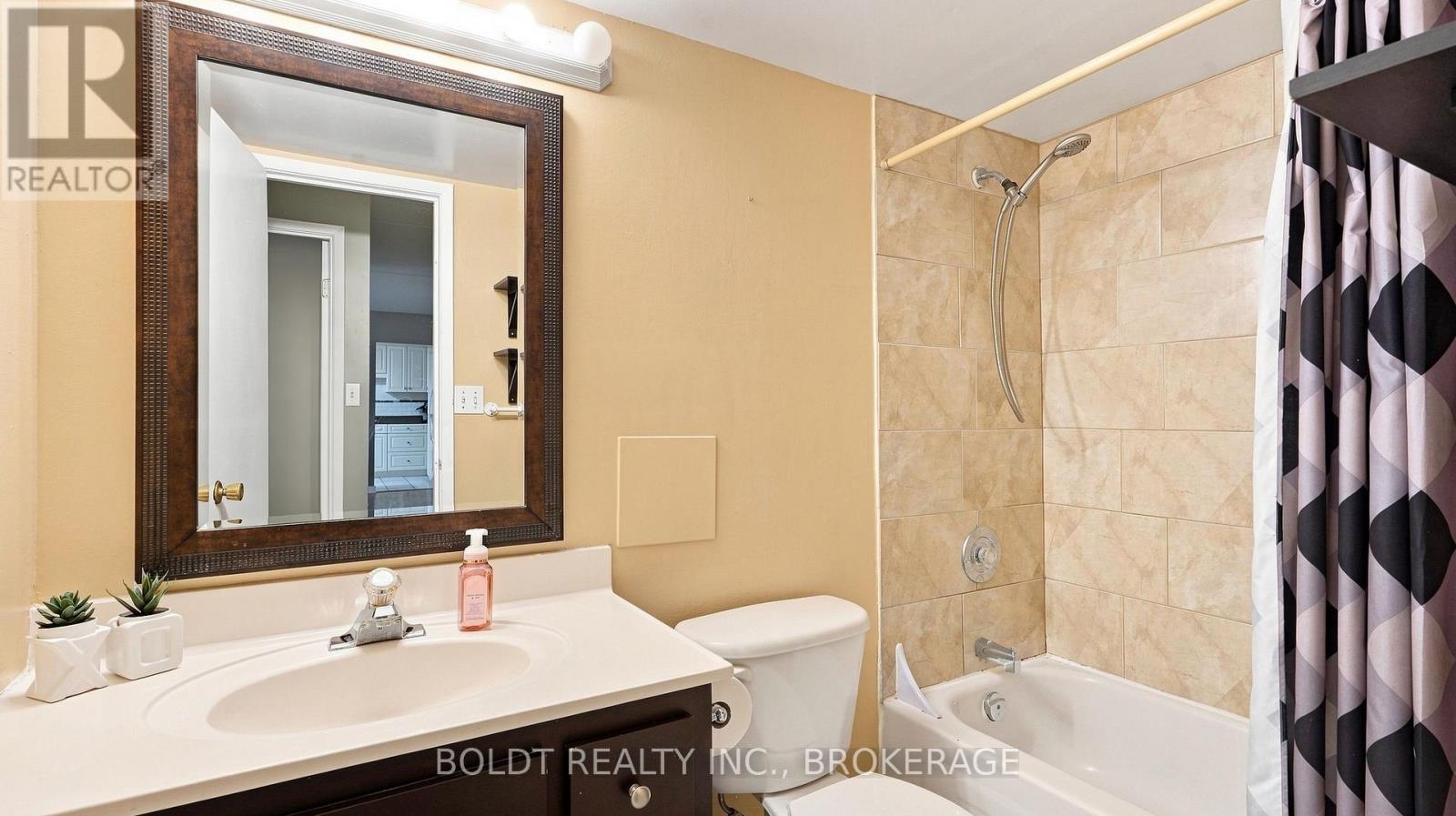 #110 6 WESTLAKE LANE - Image 18