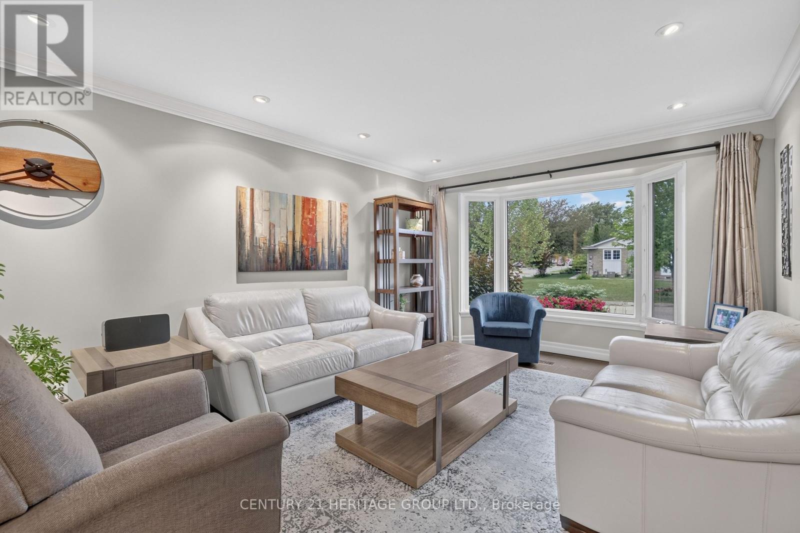 28 INNIS CRESCENT - 8
