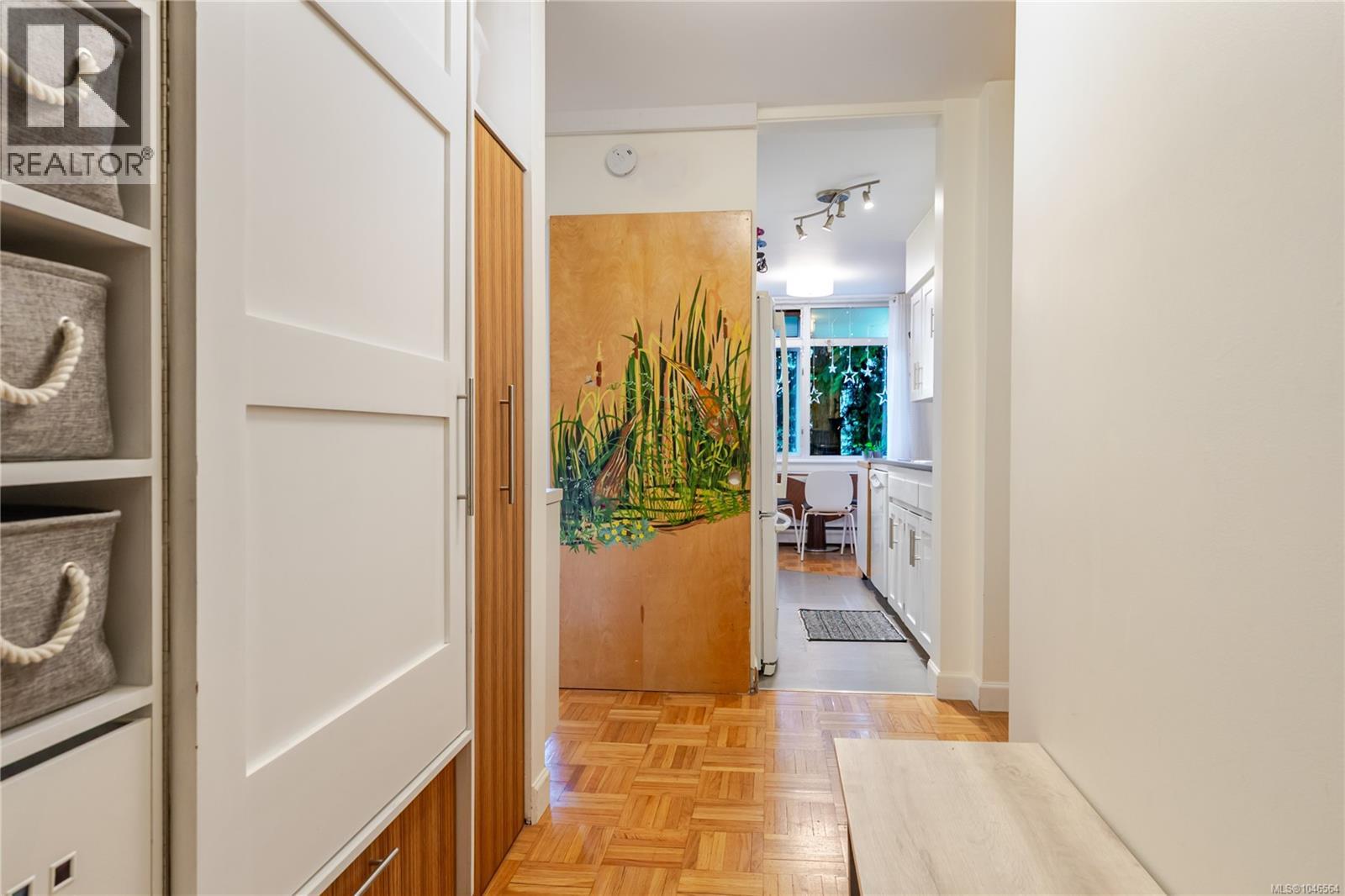 #101 250 Douglas St - Image 12