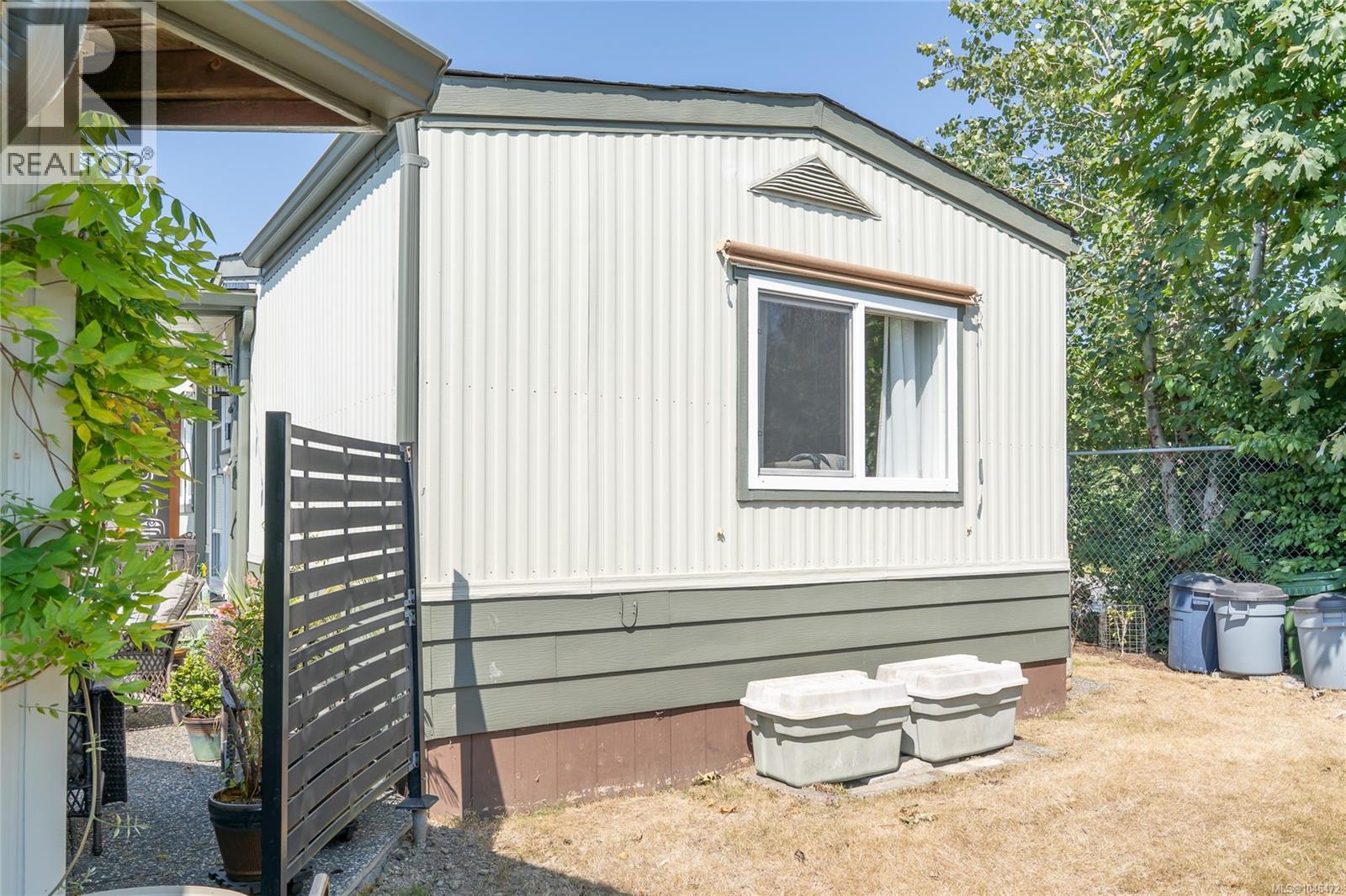 9392 Brookwood Dr - Image 33