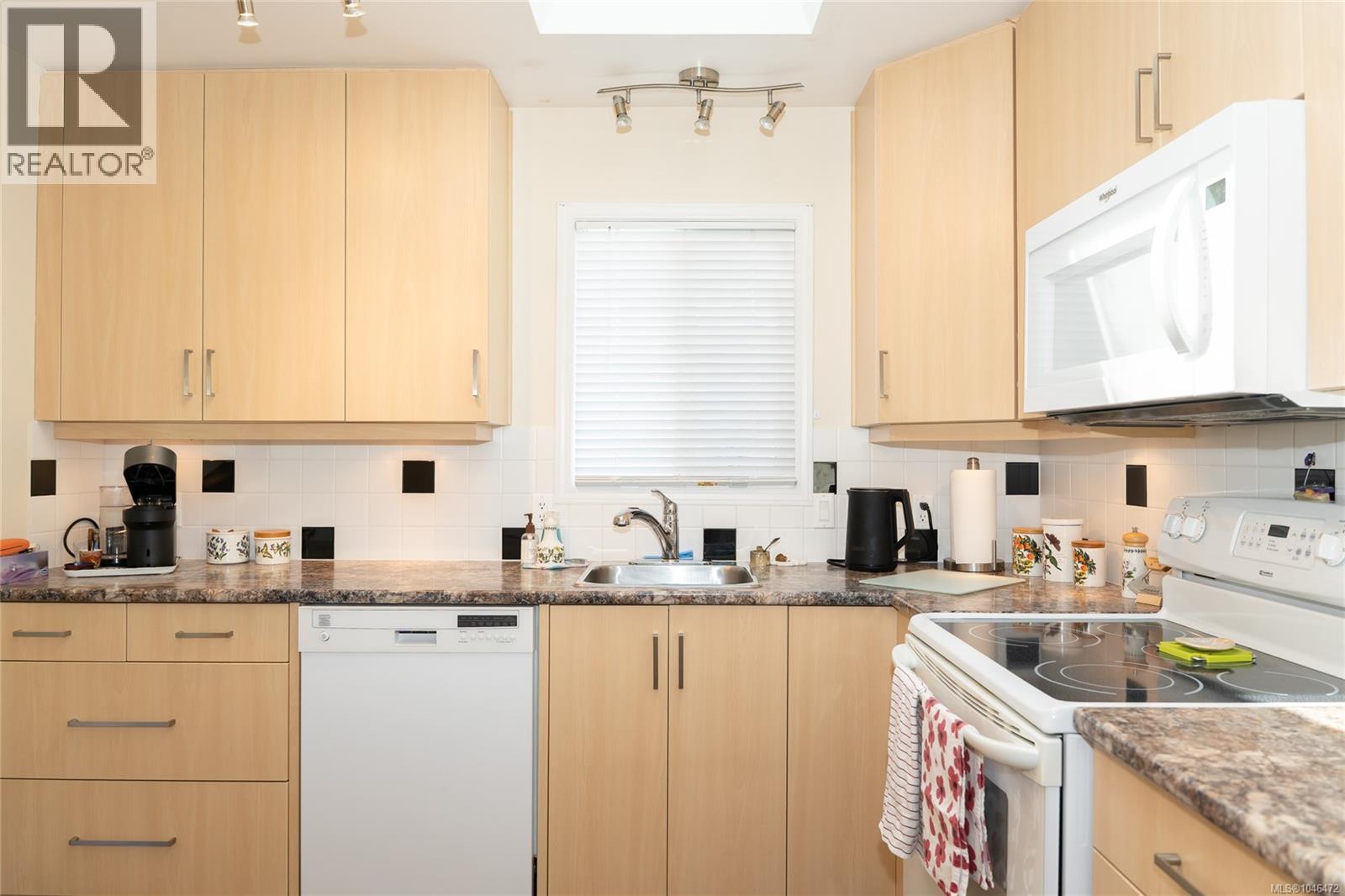 9392 Brookwood Dr - Image 4