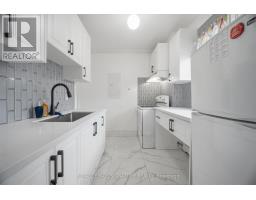 3331 Dundas Street W, Toronto, ON M6P2A6 Photo 11