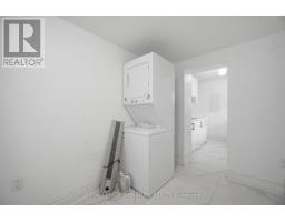 3331 Dundas Street W, Toronto, ON M6P2A6 Photo 24